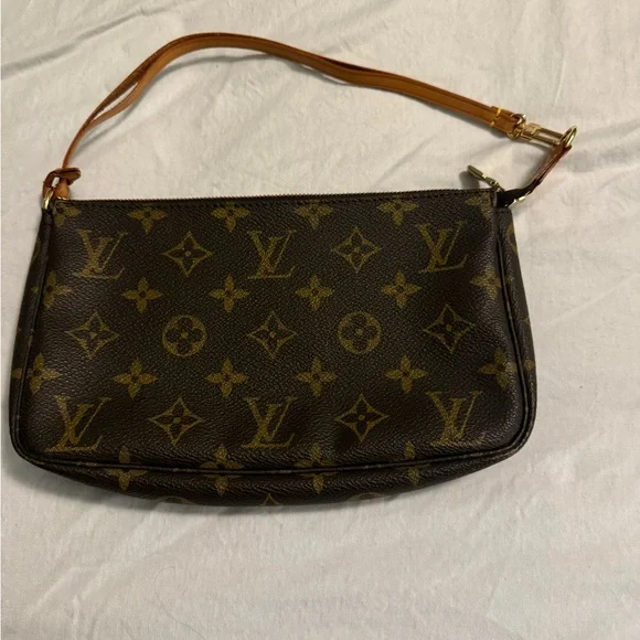 Louis Vuitton Monogram Pochette Accessoires – Authentic, Made in France - Picture 4 of 11